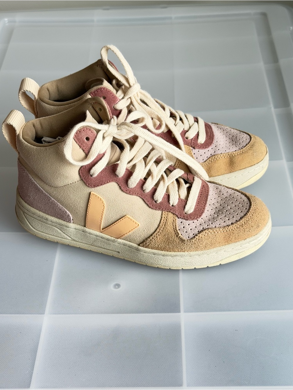 Veja Mid-Top Sneakers in Beige Pink Tan sz 37 / us 6